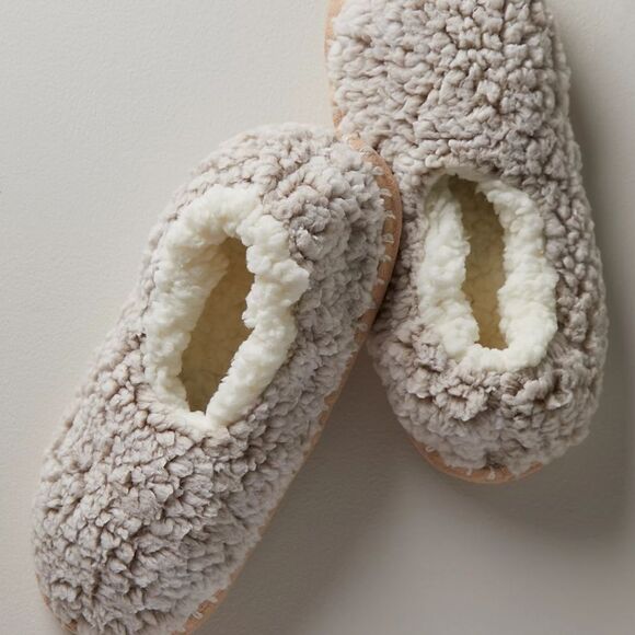 BRAND NEW IN PACKAGE Free People Soft Sherpa Ballerina Slippers S/M - Picture 1 of 5